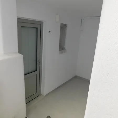 Lägenhet Nolis White *